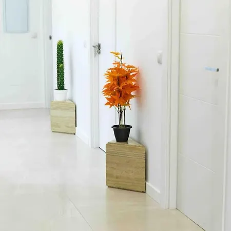 Modern 3-bed In Heart Of Apartment *