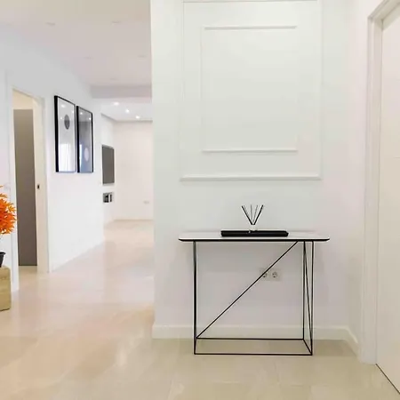 Apartment Modern 3-bed In Heart Of Torremolinos